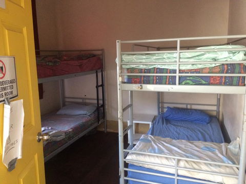 Planet Inn Backpackers - Accommodation Redcliffe 12