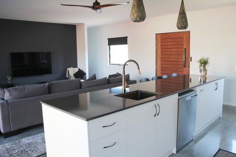 Bayside Luxury Escape Busselton - Accommodation Redcliffe 7