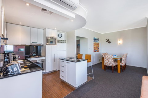 A 406 FANTASTIC OCEAN BEACH And MARINA VIEW APT - MANDURAH - Accommodation Redcliffe 21