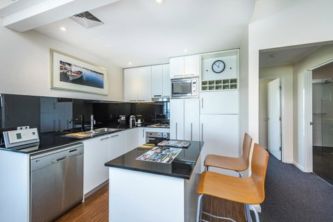 A 406 FANTASTIC OCEAN BEACH And MARINA VIEW APT - MANDURAH - Accommodation Redcliffe 19