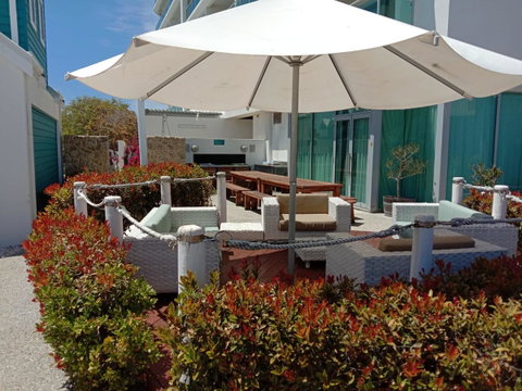 A 406 FANTASTIC OCEAN BEACH And MARINA VIEW APT - MANDURAH - Accommodation Redcliffe 8