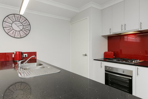 Perth Comfy Stays - Accommodation Redcliffe 17