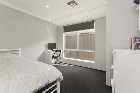 Perth Comfy Stays - Accommodation Redcliffe 35