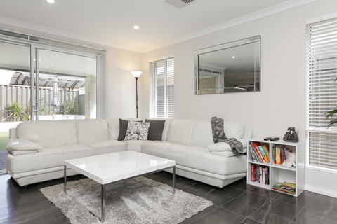 Perth Comfy Stays - Accommodation Redcliffe 5