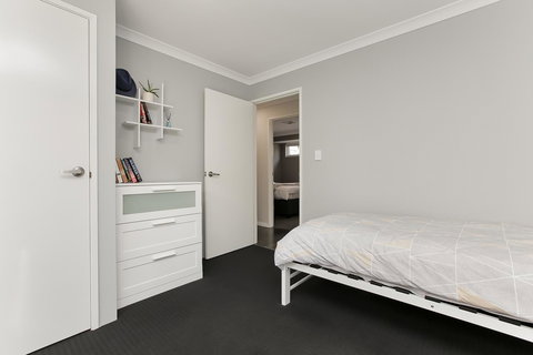Perth Comfy Stays - Accommodation Redcliffe 33