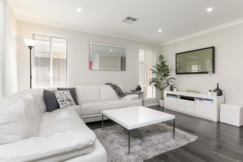 Perth Comfy Stays - Accommodation Redcliffe 0