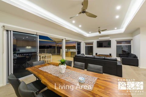 20 Madaffari Drive - Accommodation Redcliffe 3