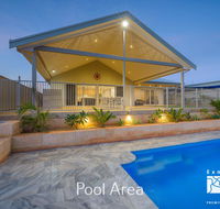 20 Madaffari Drive - Pool and Jetty - Accommodation Redcliffe