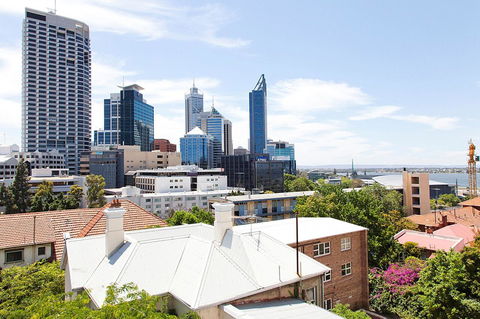 Scene Apartment 11 - Accommodation Redcliffe 3