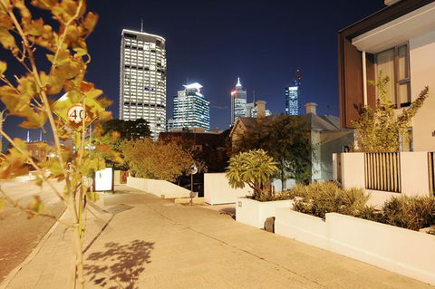 Scene Apartment 11 - Accommodation Redcliffe 24