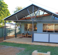 Kestrel Chalets - Accommodation Redcliffe