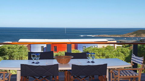 Tru Blu - Enjoy Sweeping 180 Degree Views Of Gracetown In This Modern Family Beach House - Accommodation Redcliffe 8