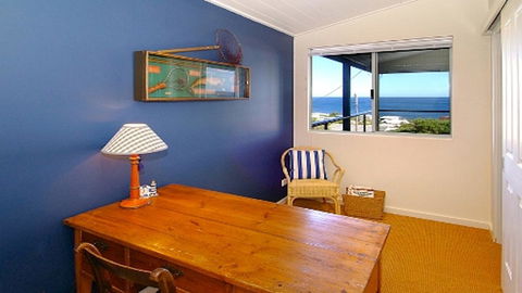 Tru Blu - Enjoy Sweeping 180 Degree Views Of Gracetown In This Modern Family Beach House - Accommodation Redcliffe 4