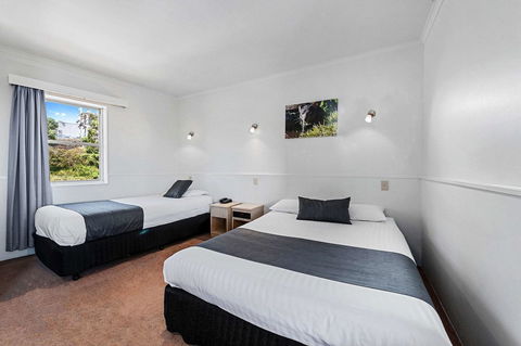 Coach House Launceston - Accommodation Redcliffe 16