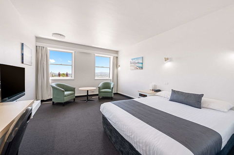 Coach House Launceston - Accommodation Redcliffe 5