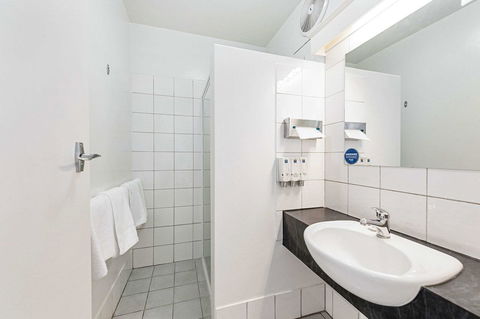 Coach House Launceston - Accommodation Redcliffe 24