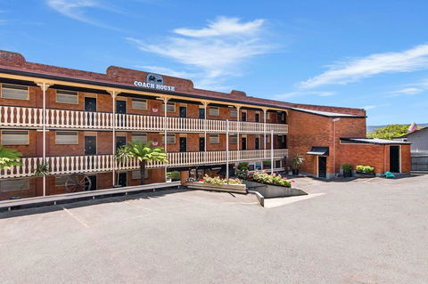 Coach House Launceston - Accommodation Redcliffe 29