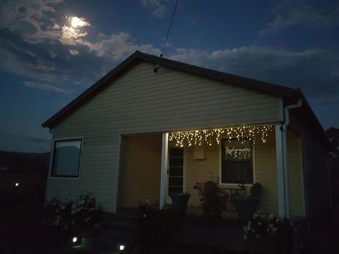 The Manager\'s Cottage - Accommodation Redcliffe 2