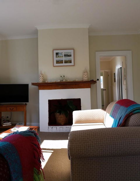 The Manager\'s Cottage - Accommodation Redcliffe 16