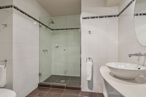 Peppers Seaport Hotel - Accommodation Redcliffe 2