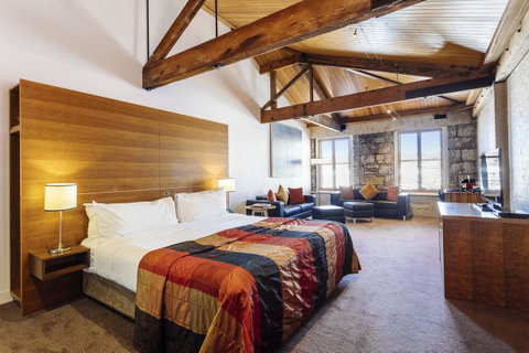 The Henry Jones Art Hotel - Accommodation Redcliffe 6