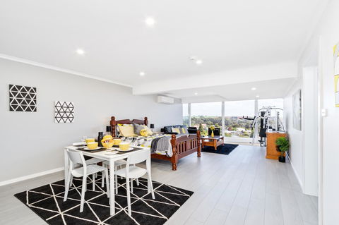 Views Forever - Devonport - Accommodation Redcliffe 4