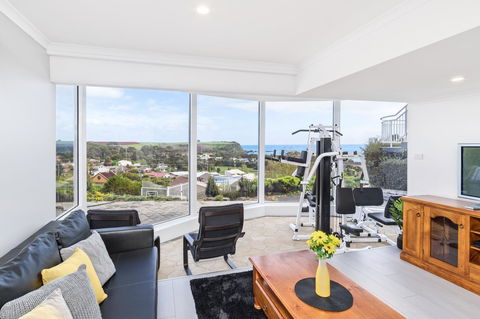 Views Forever - Devonport - Accommodation Redcliffe 0