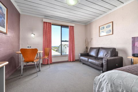 Balmoral On York - Accommodation Redcliffe 0