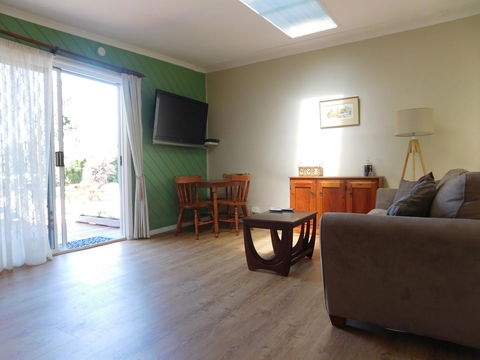 Amble\'a\'While On Tamar - Accommodation Redcliffe 16