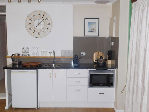Amble\'a\'While On Tamar - Accommodation Redcliffe 15
