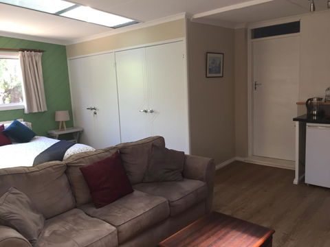 Amble\'a\'While On Tamar - Accommodation Redcliffe 35