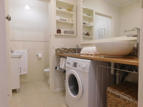 Amble\'a\'While On Tamar - Accommodation Redcliffe 17