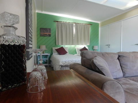 Amble\'a\'While On Tamar - Accommodation Redcliffe 14