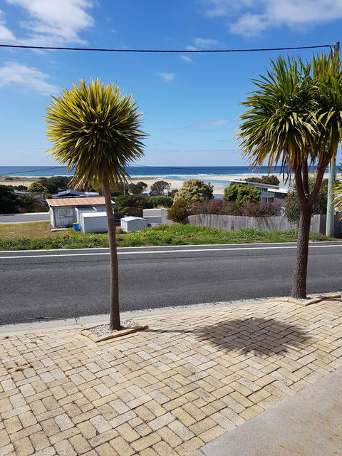 Blue Seas Holiday Villas - Accommodation Redcliffe 7