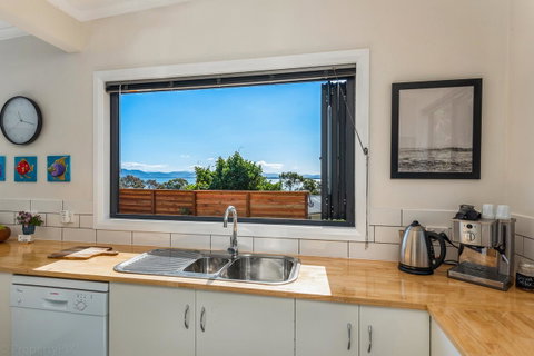 The Sandy Sister - Accommodation Redcliffe 0
