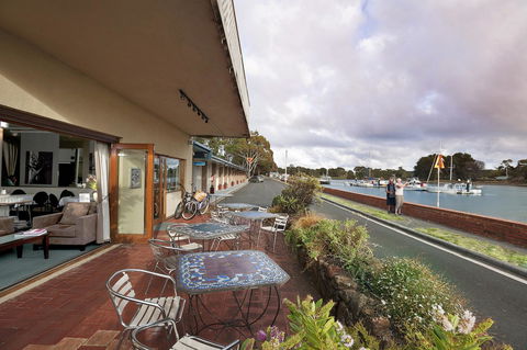 The Waterfront Wynyard - Accommodation Redcliffe 3