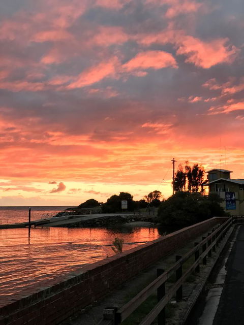 The Waterfront Wynyard - Accommodation Redcliffe 18