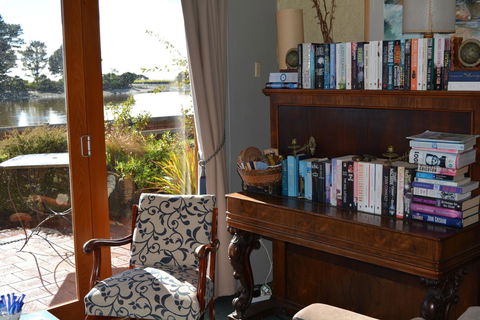 The Waterfront Wynyard - Accommodation Redcliffe 9