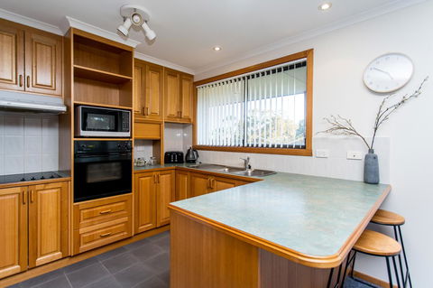 Acton Park Holiday Units - Accommodation Redcliffe 9