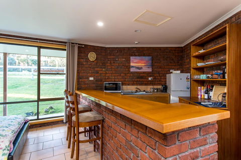 Acton Park Holiday Units - Accommodation Redcliffe 16