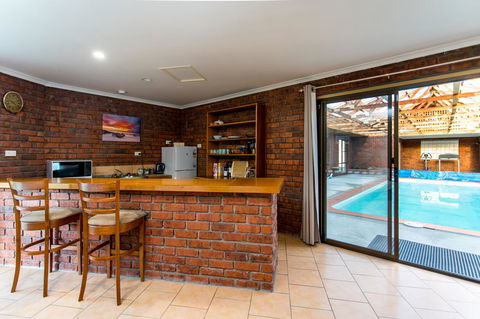 Acton Park Holiday Units - Accommodation Redcliffe 12