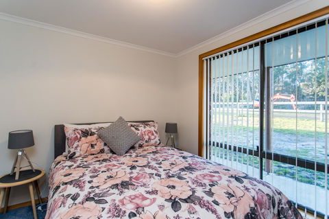 Acton Park Holiday Units - Accommodation Redcliffe 4