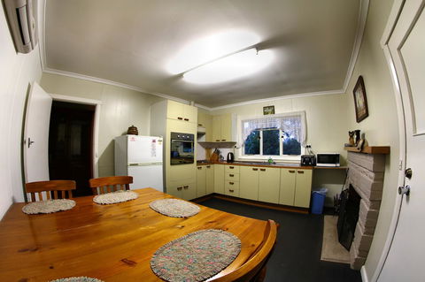 Maydena Chalet - Accommodation Redcliffe 9