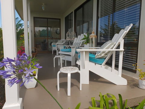 Garden By The Beach - Gateway To The East Coast, Close To Airport - Accommodation Redcliffe 4