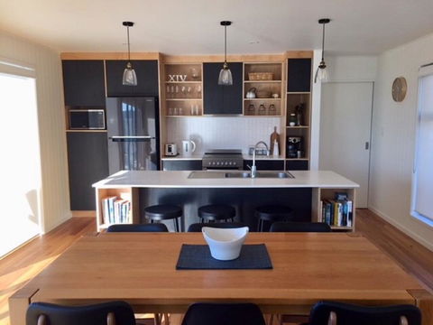 Beach House XIV - Accommodation Redcliffe 4