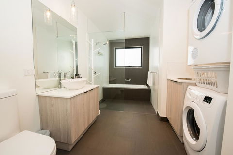 Beach House XIV - Accommodation Redcliffe 12