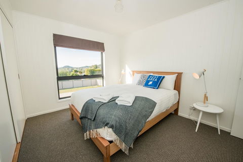 Beach House XIV - Accommodation Redcliffe 11