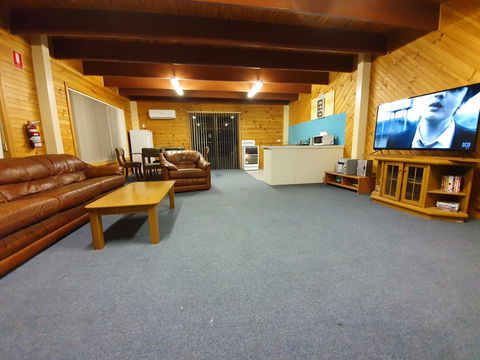 Roland B&B - Accommodation Redcliffe 36