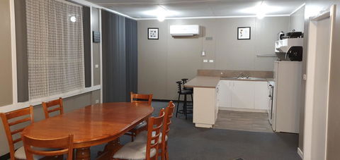 Roland B&B - Accommodation Redcliffe 11