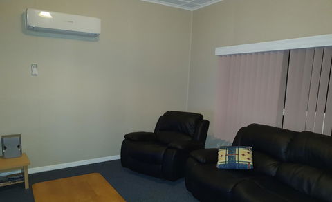 Roland B&B - Accommodation Redcliffe 1